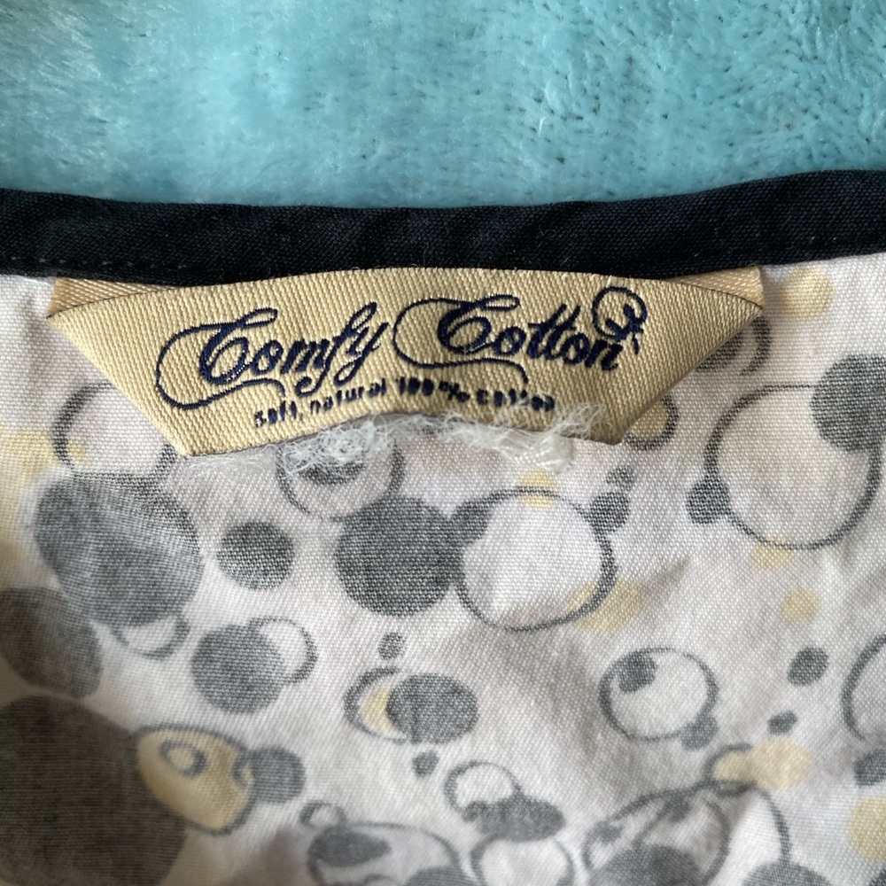 Scrub Top - Picture 2 of 4
